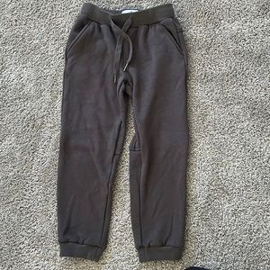 Properly tied sweatpants with pockets and drawstring